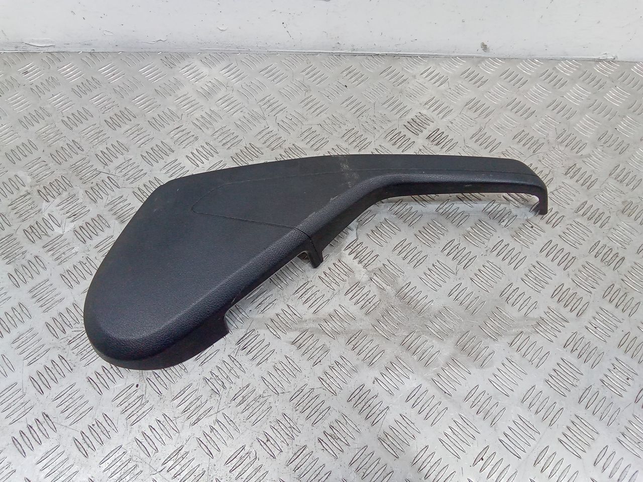 обшивка салона Mercedes-Benz GL-Класс X166 2014, A1669102004