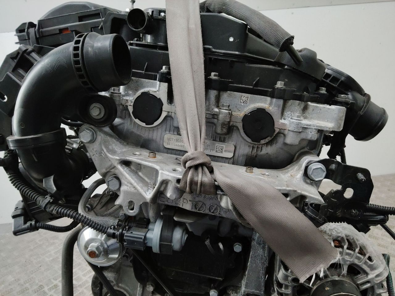 кронштейн двигателя Peugeot 208 2 поколение 2021, 1.2 л., бензин, МКПП, 9813582980