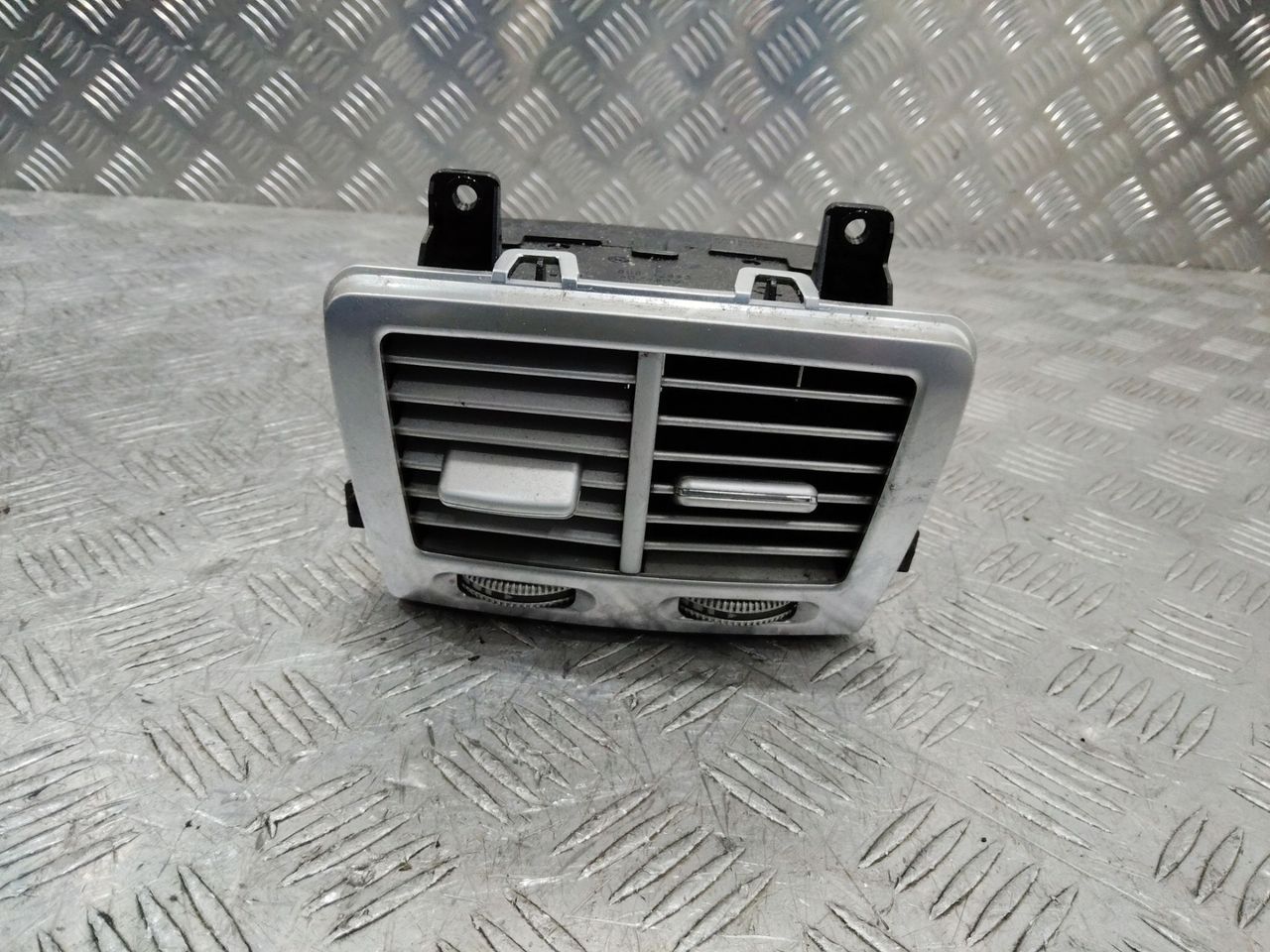 дефлектор обдува салона Mercedes-Benz S-Класс W221 2006, A2218301054