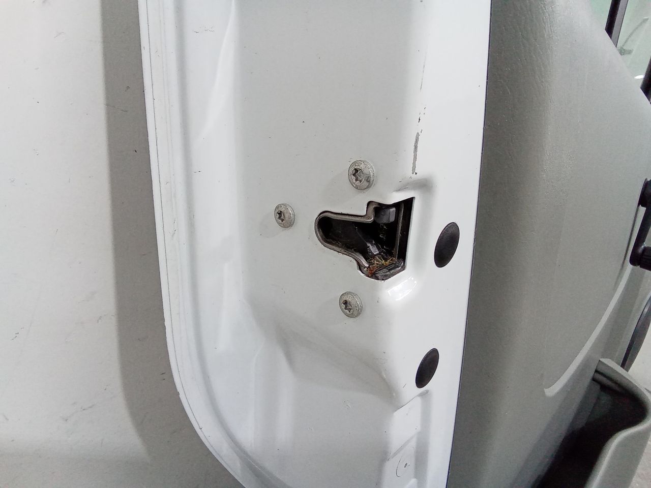 замок двери передней левой Opel Vivaro A 2005