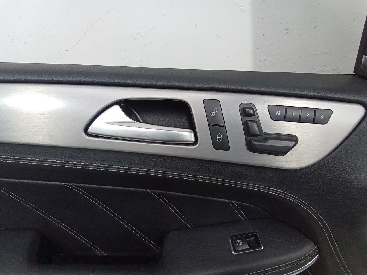 ручка внутренняя передняя левая Mercedes-Benz GL-Класс X166 2014