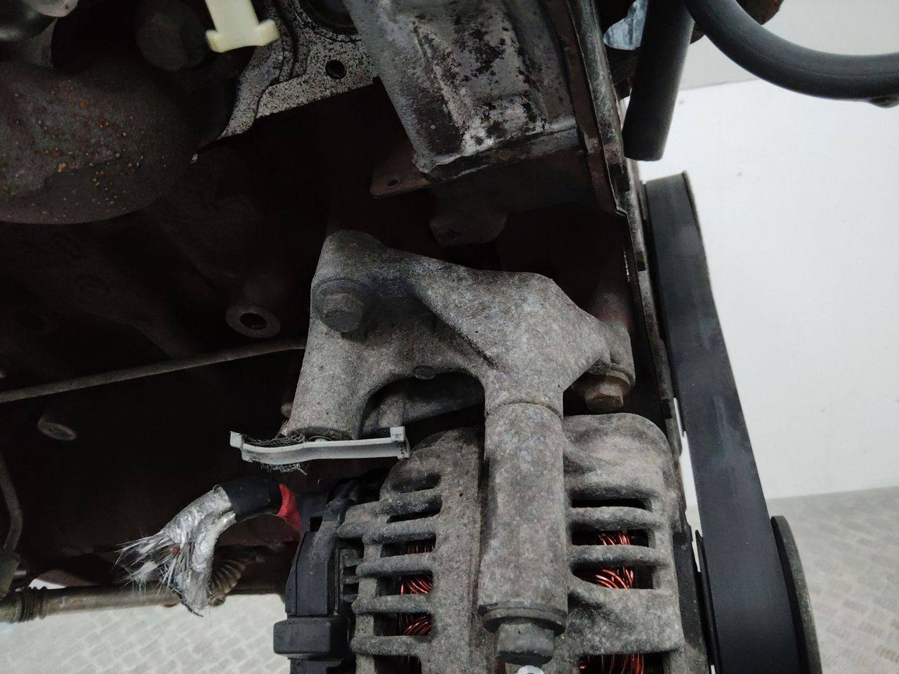 кронштейн генератора Ford Transit 6 поколение 2004, 2.0 л., дизель