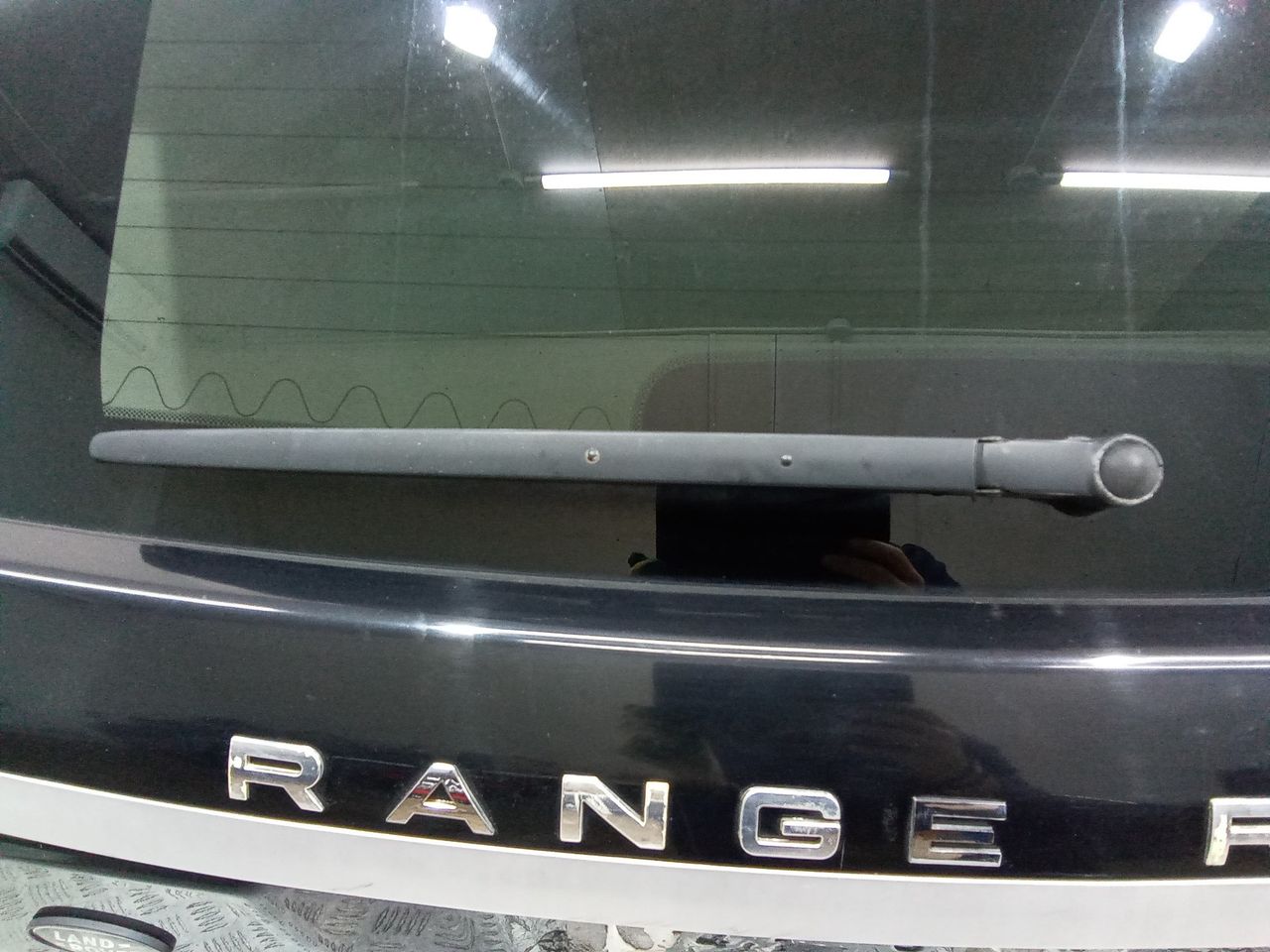 щеткодержатель задний Land Rover Range Rover Sport 1 поколение 2006