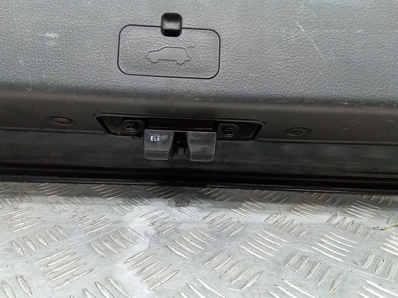 замок багажника Kia Sorento 2 поколение 2009