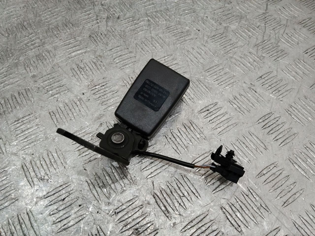 замок ремня безопасности Mercedes-Benz E-Класс W213/S213/C238/A238 2017, A2138600669