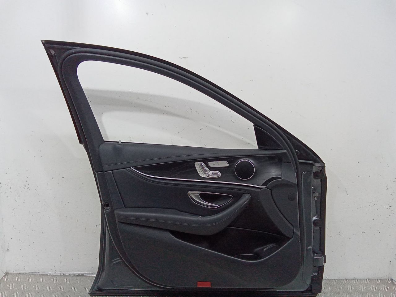 стеклоподъемник электрический передний левый Mercedes-Benz E-Класс W213/S213/C238/A238 2017