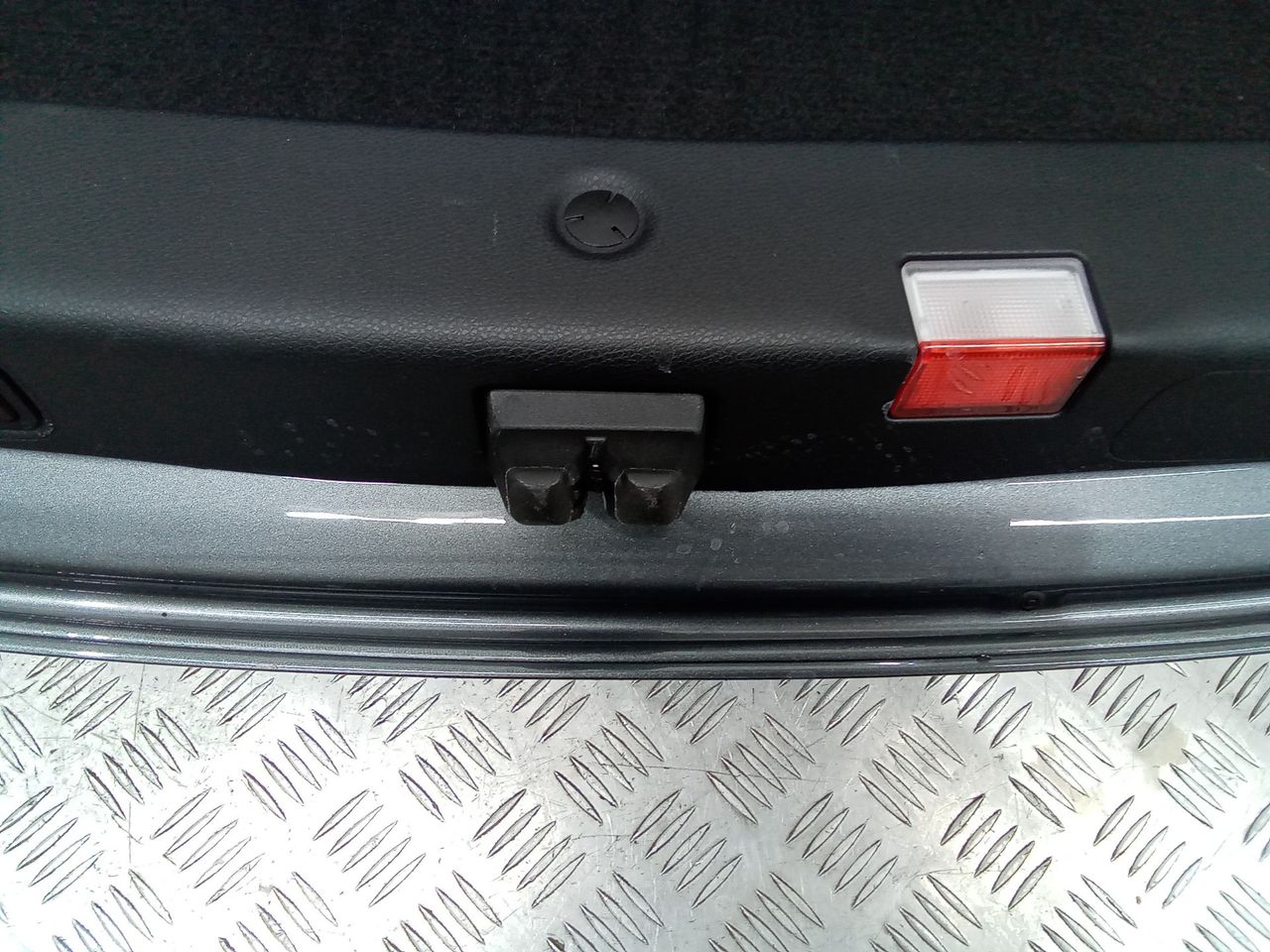 замок багажника Mercedes-Benz E-Класс W213/S213/C238/A238 2017, седан