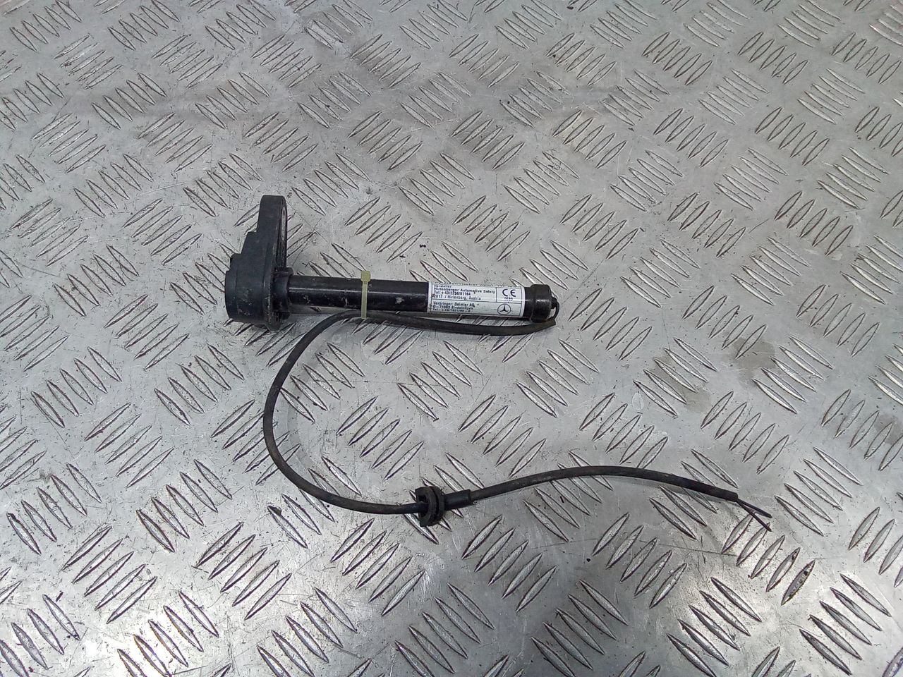 пиропатрон петли капота Mercedes-Benz E-Класс W213/S213/C238/A238 2017, седан, A2139062201