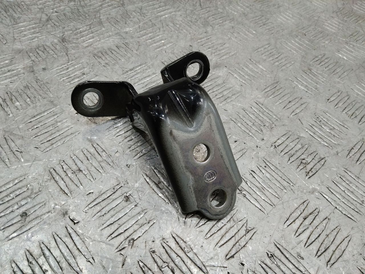 петля двери Hyundai ix35 1 поколение 2009