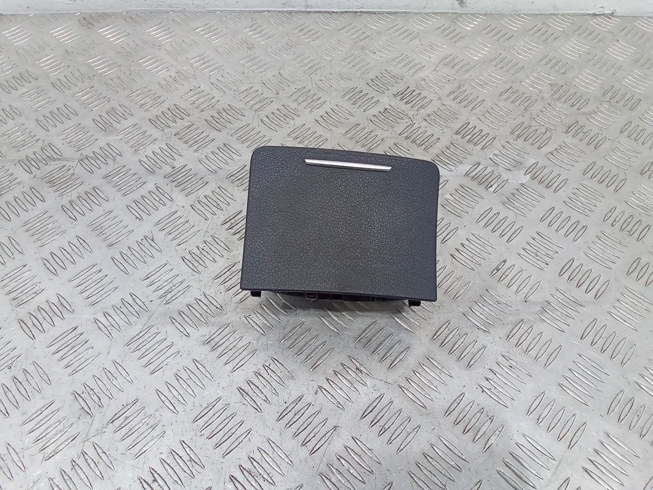 пепельница Mercedes-Benz E-Класс W213/S213/C238/A238 2017, A2136805001