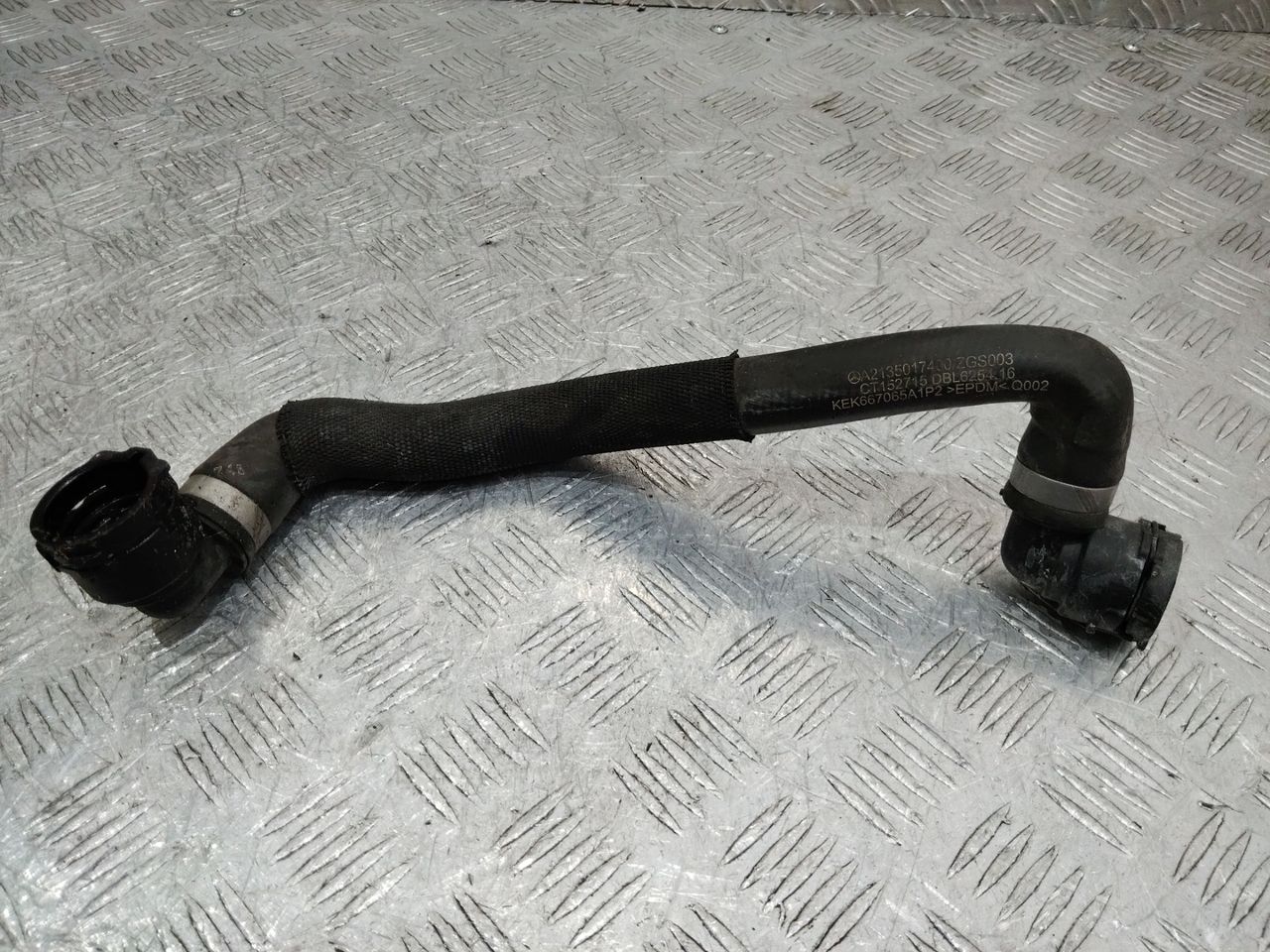 патрубок радиатора Mercedes-Benz C-Класс W205/S205/C205 2017, A2135017400