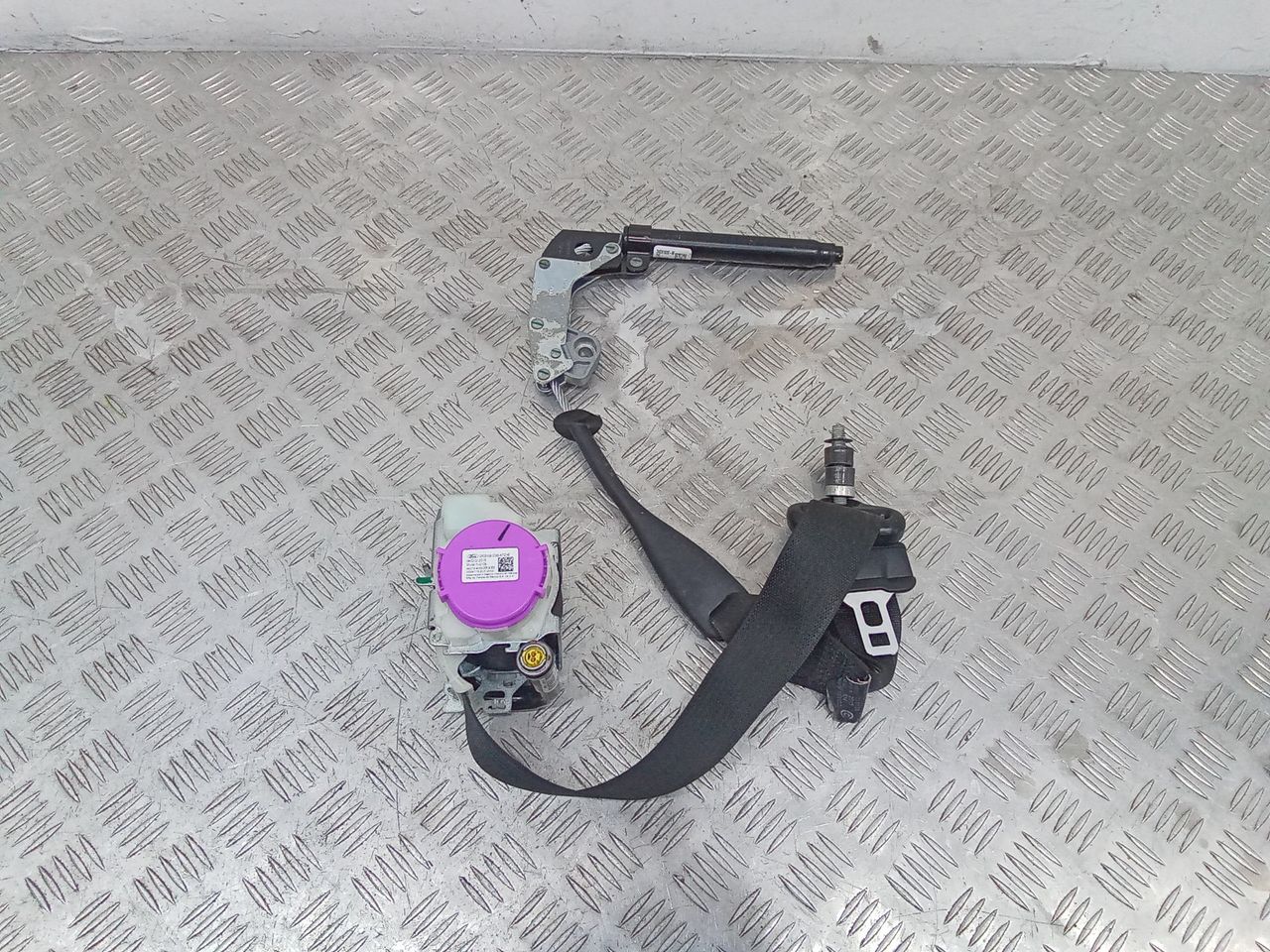ремень безопасности Ford Mustang 6 поколение S550 2015, GR3B63612D65