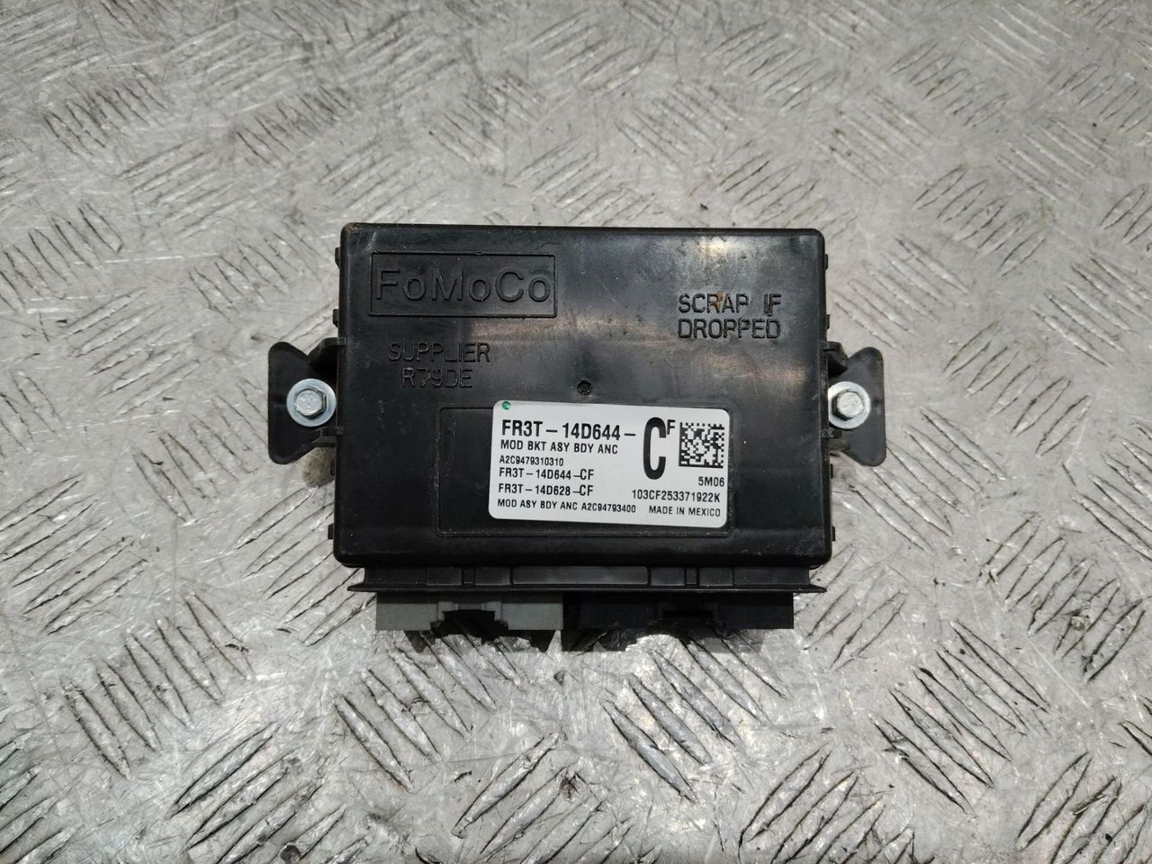 блок управления светом Ford Mustang 6 поколение S550 2015, FR3T14D644CF