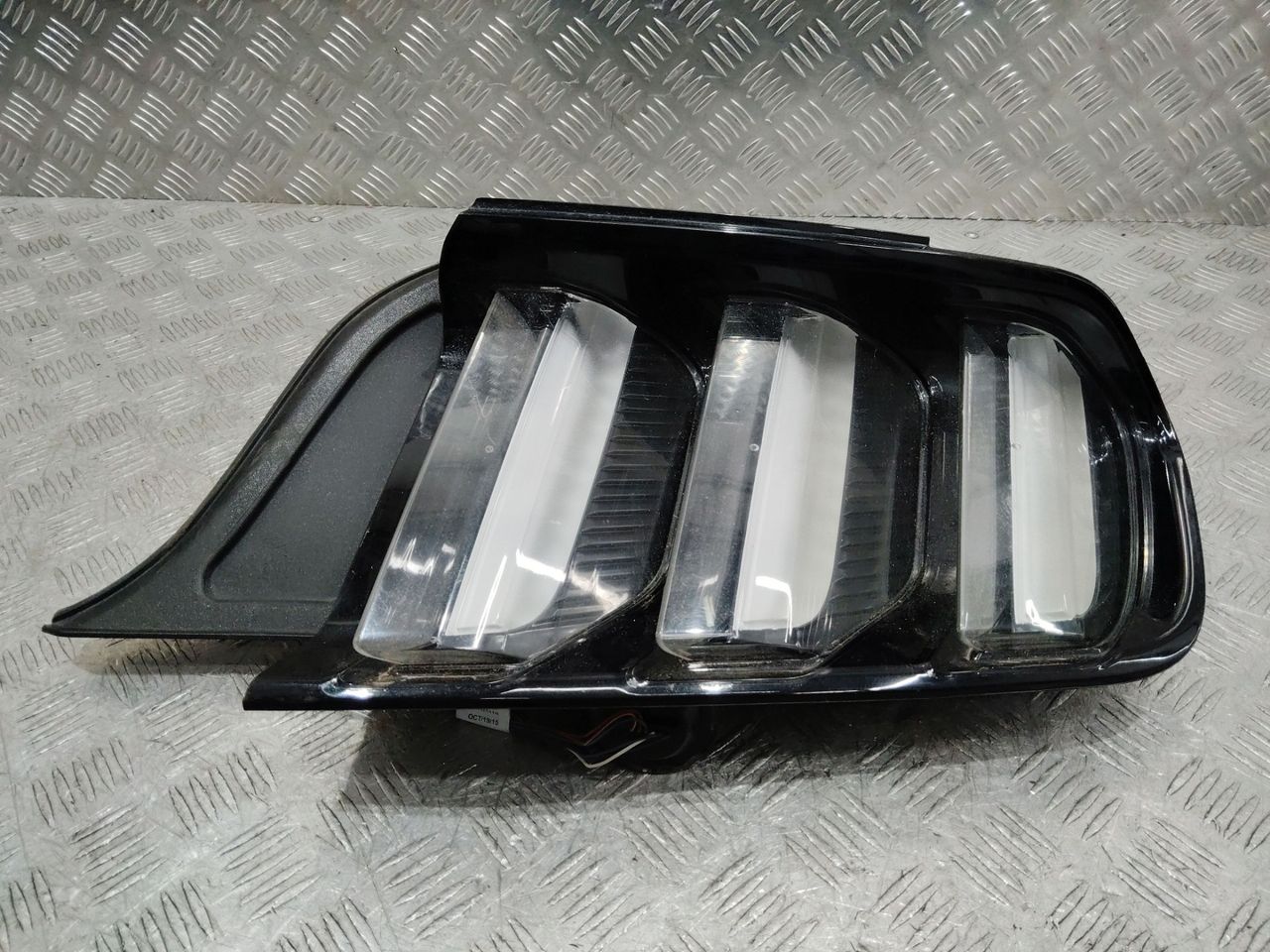 фонарь задний правый Ford Mustang 6 поколение S550 2015, 5.0 л., бензин, МКПП, купе, FR3B13B504A