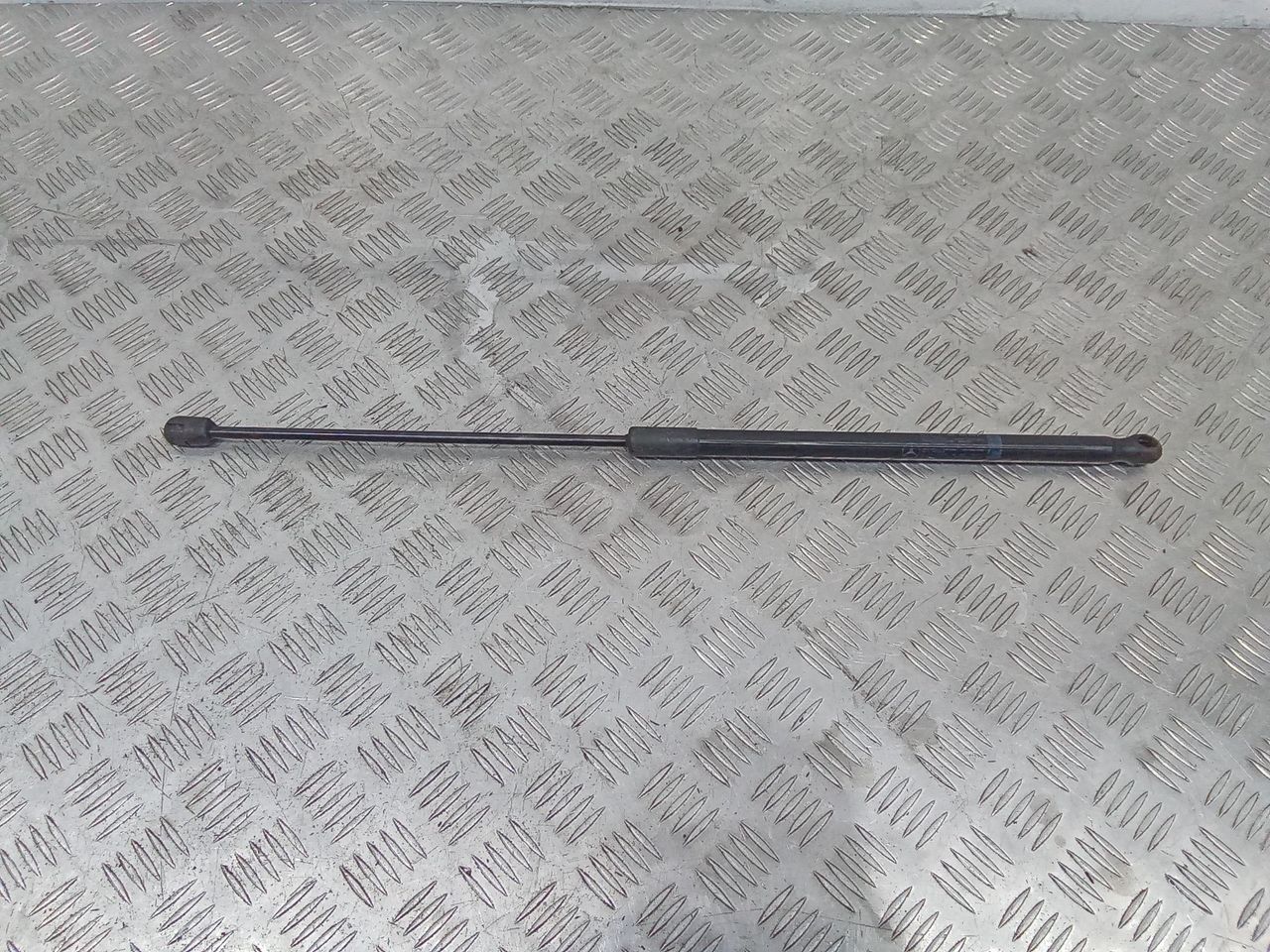 амортизатор капота Mercedes-Benz GL-Класс X166 2014, A1669802464