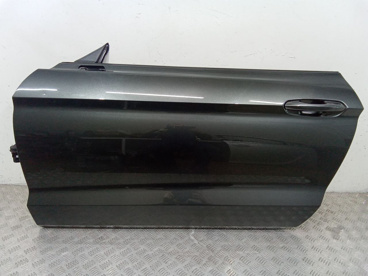 дверь передняя левая Ford Mustang 6 поколение S550 2015, 5.0 л., бензин, купе, FR3B6320225