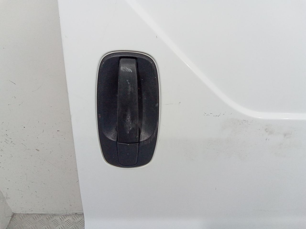 ручка наружная двери сдвижной Renault Trafic 2 поколение 2005