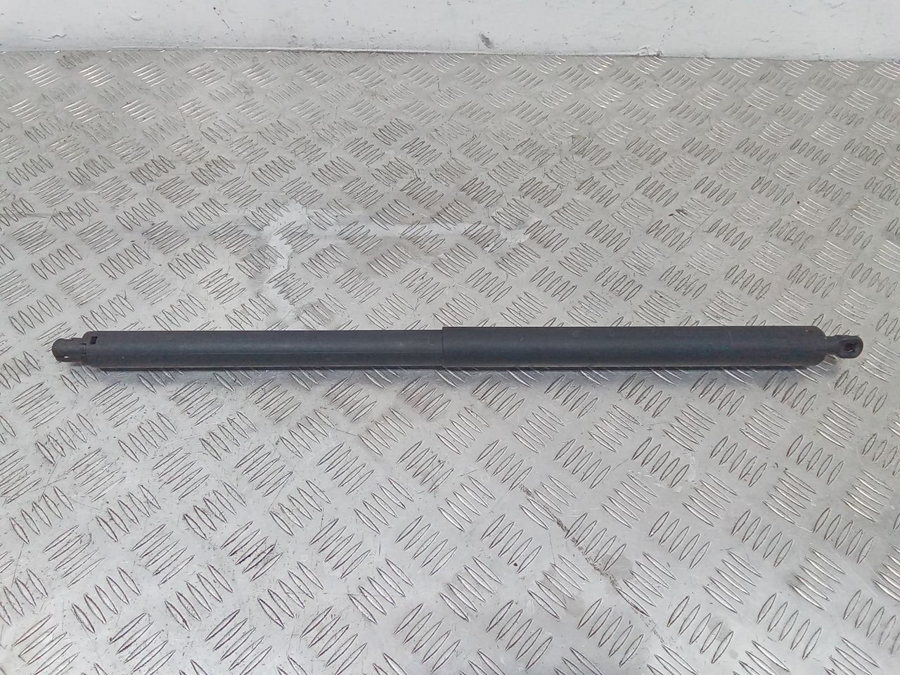 амортизатор крышки багажника (3-5 двери) Opel Insignia 1 поколение (A) 2010, 315005777