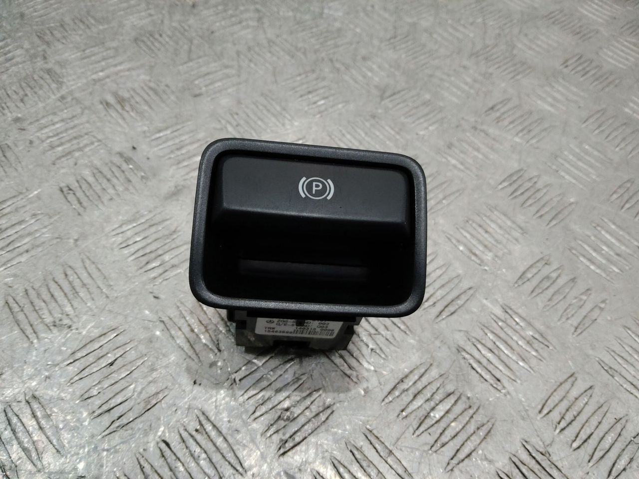 кнопка ручного тормоза (ручника) Mercedes-Benz GL-Класс X166 2014, A2469050451