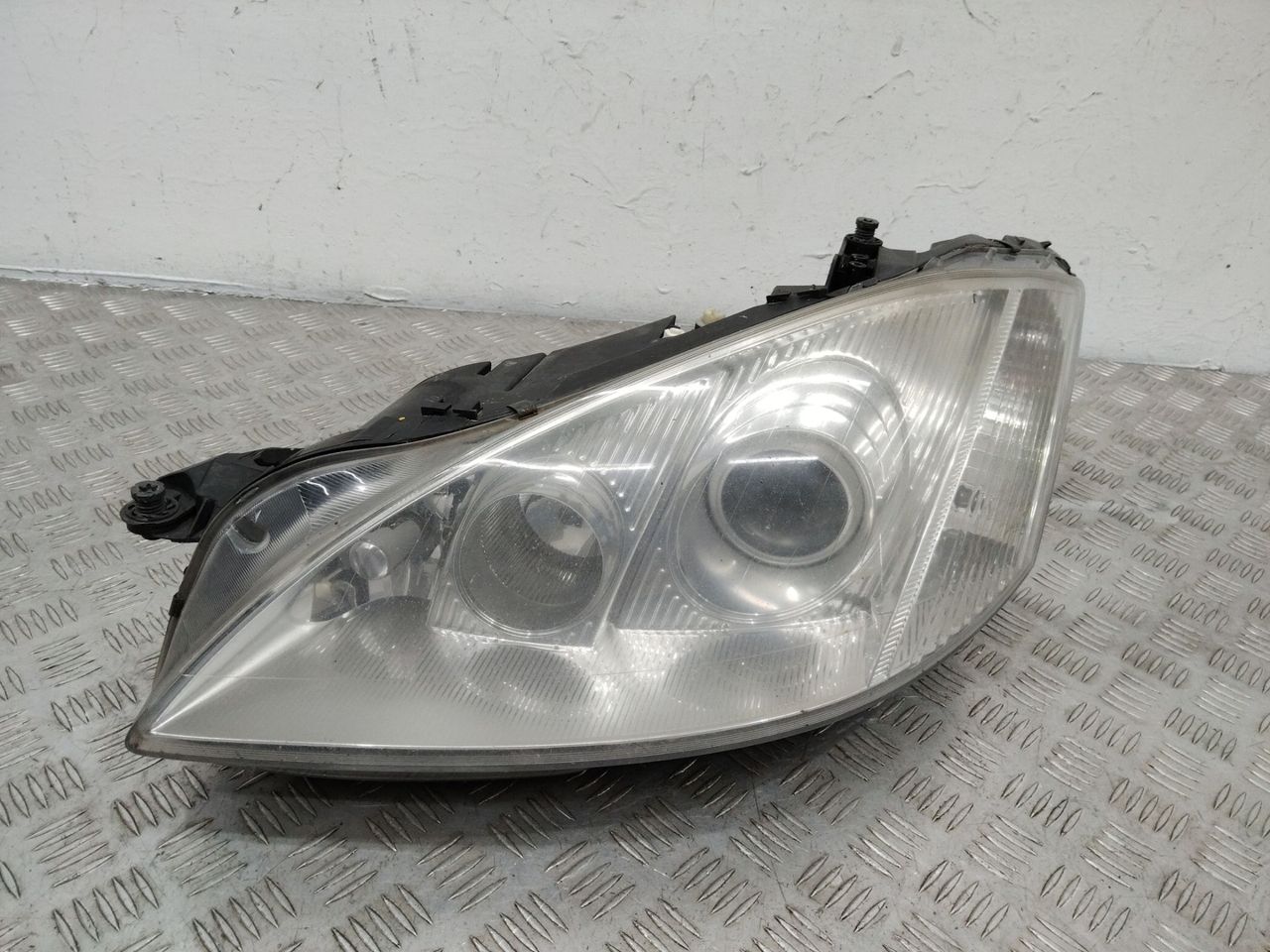 фара левая Mercedes-Benz S-Класс W221 2007, 1305235873