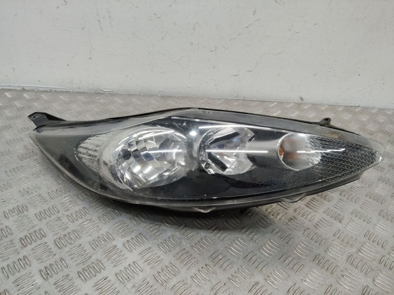 фара правая Ford Fiesta 6 поколение 2011, 1LJ247045