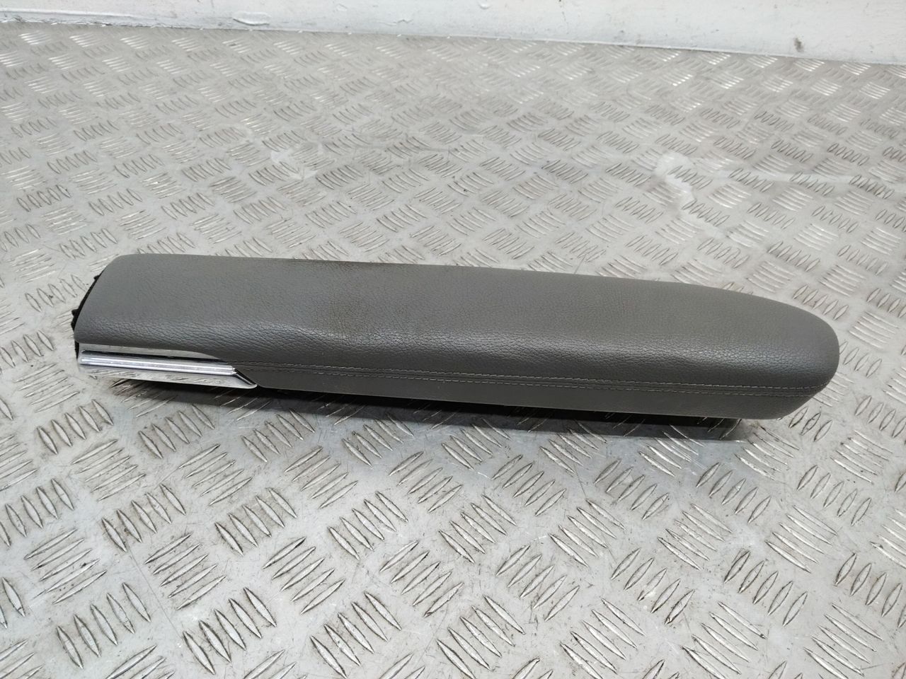 подлокотник двери передний правый Mercedes-Benz S-Класс W221 2007, A2217270266