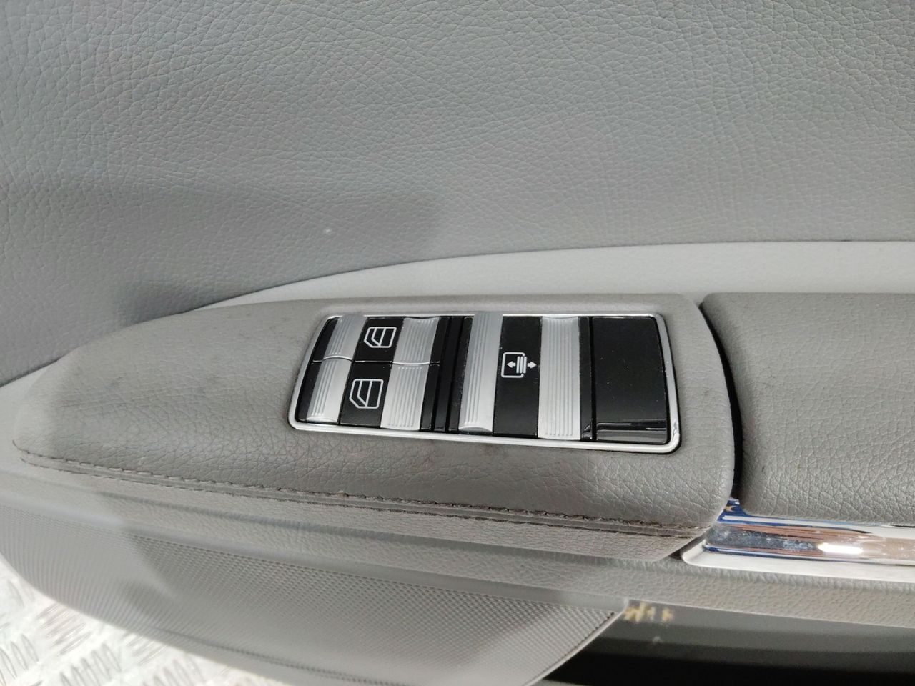 кнопка стеклоподъемника двери задней правой Mercedes-Benz S-Класс W221 2007, седан
