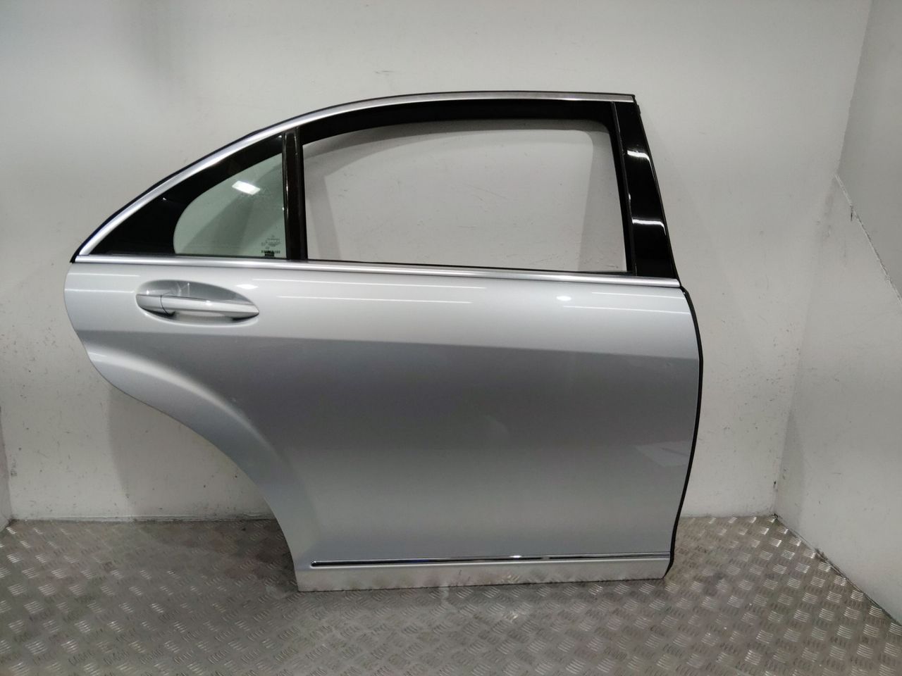 стекло двери задней правой Mercedes-Benz S-Класс W221 2007, седан