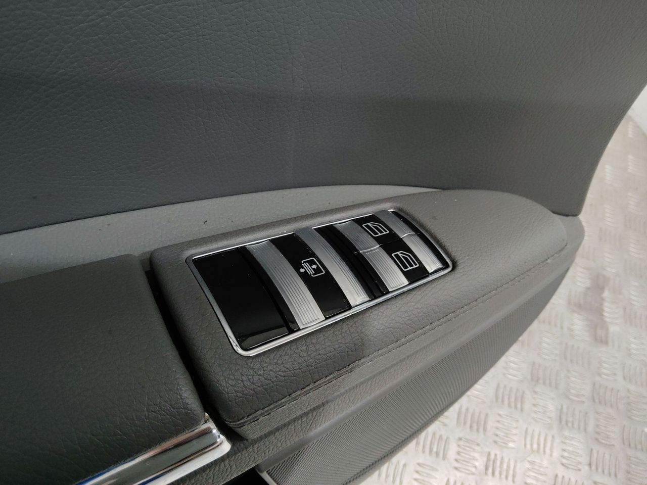 кнопка стеклоподъемника двери задней левой Mercedes-Benz S-Класс W221 2007, седан