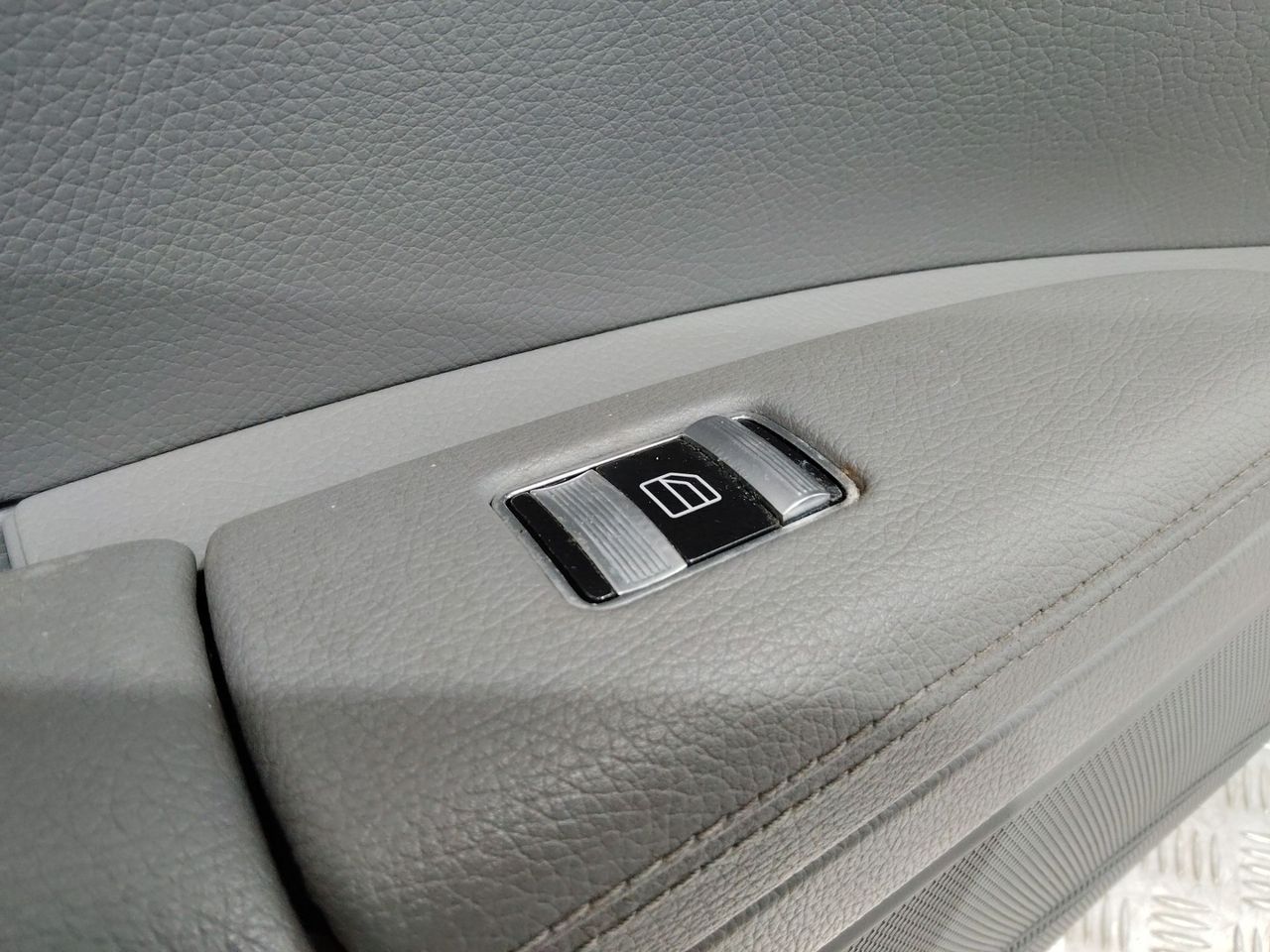 кнопка стеклоподъемника двери Mercedes-Benz S-Класс W221 2007, седан