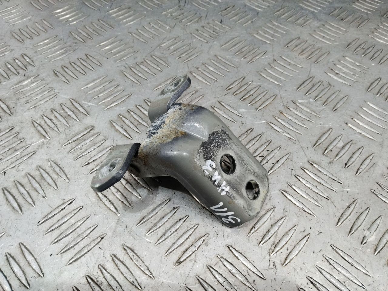 петля двери Nissan Qashqai 1 поколение 2008