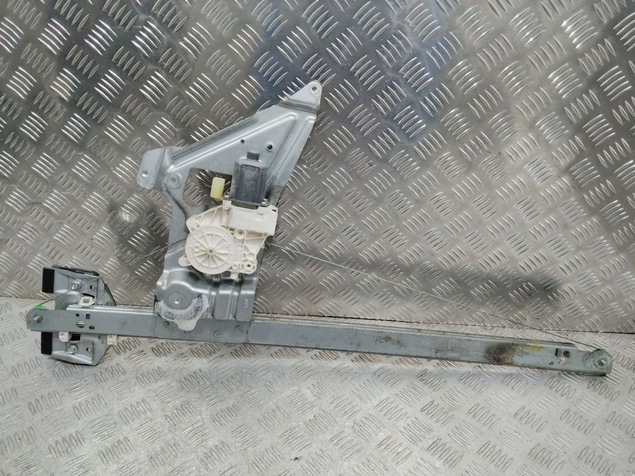 стеклоподъемник электрический передний левый Mercedes-Benz Sprinter 2 поколение (W906) 2006, A0068205442