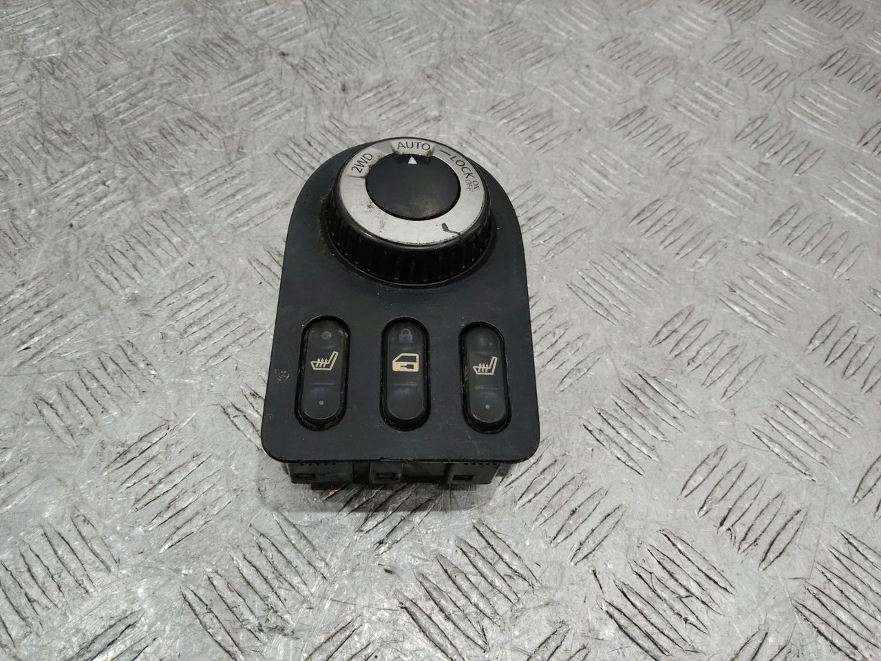 кнопка (выключатель) Nissan Qashqai 1 поколение 2008, 96912JD61A