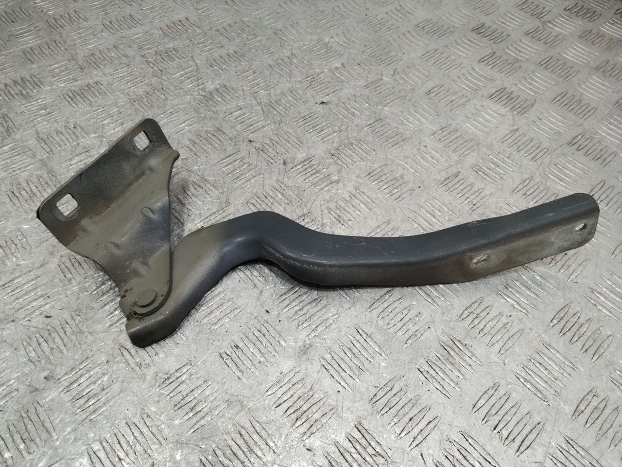 петля капота левая Nissan Qashqai 1 поколение 2008