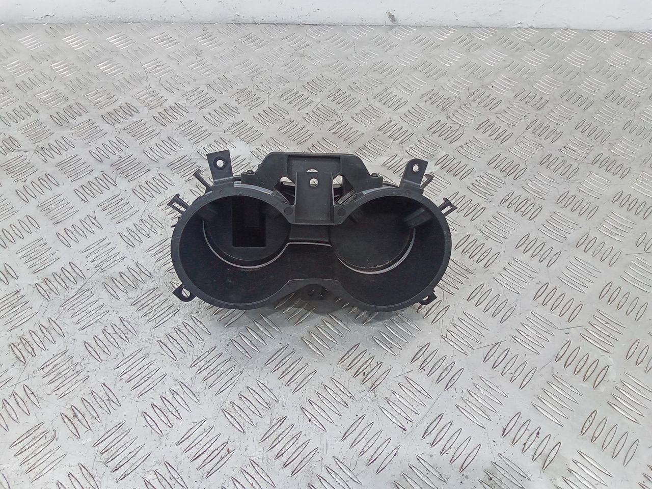 подстаканник Ford Mustang 6 поколение S550 2015, FR3B63045P28