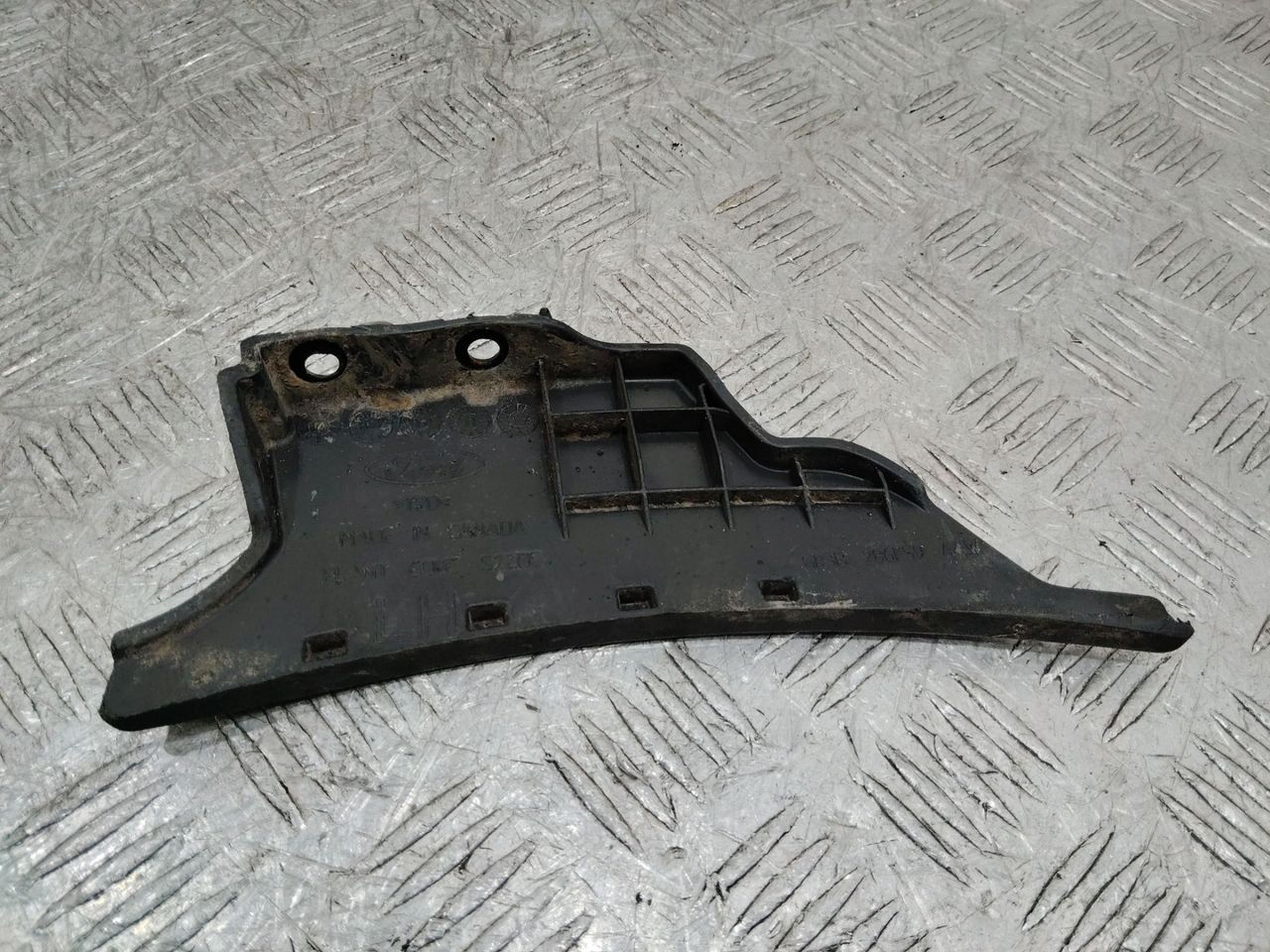 Крепление бампера заднего Ford Mustang 6 поколение S550 2015, GR3B286F59AW