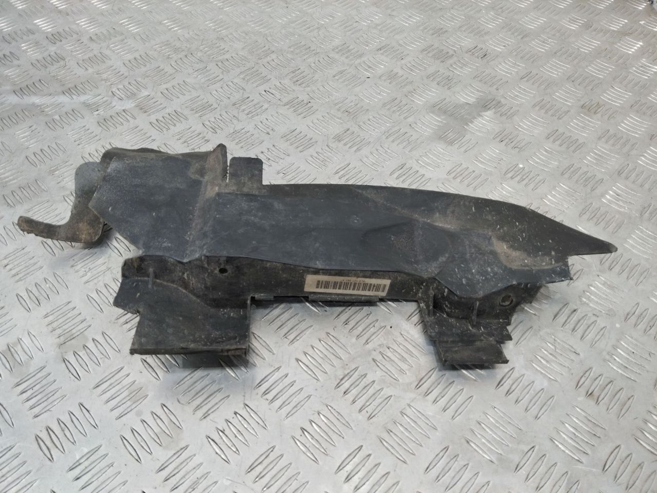 воздуховод (дефлектор) радиатора Audi Q7 4L 2006, 3.0 л., дизель, 4L0121283A