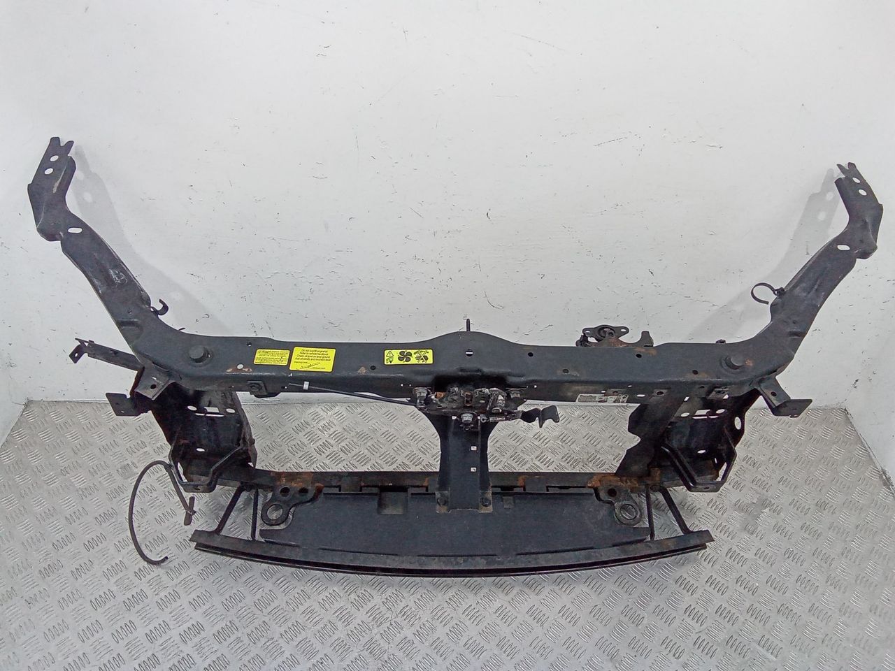 передняя панель крепления облицовки (телевизор) Nissan Qashqai 1 поколение 2007