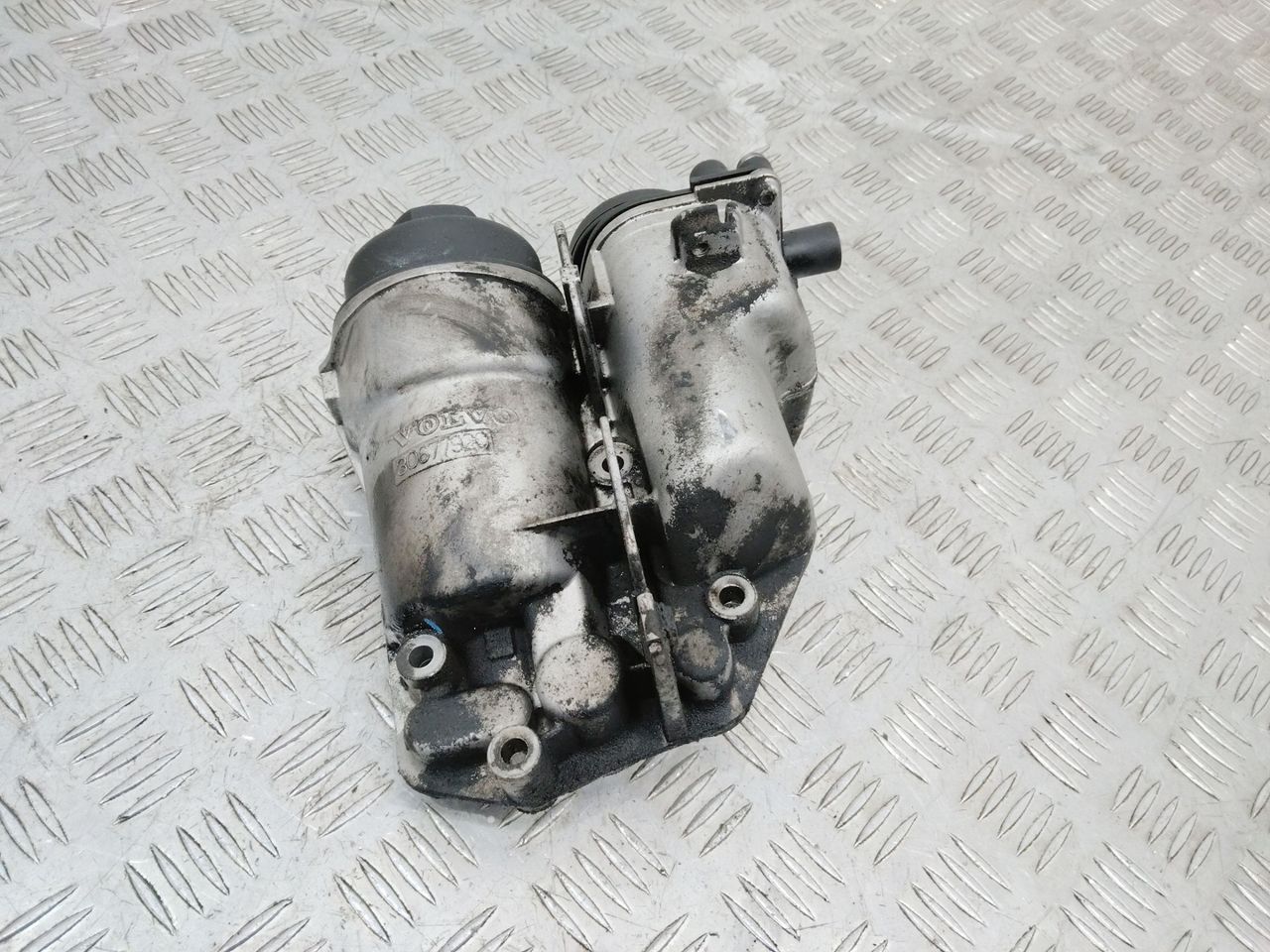 корпус масляного фильтра Volvo V70 2 поколение 2005, 30677920