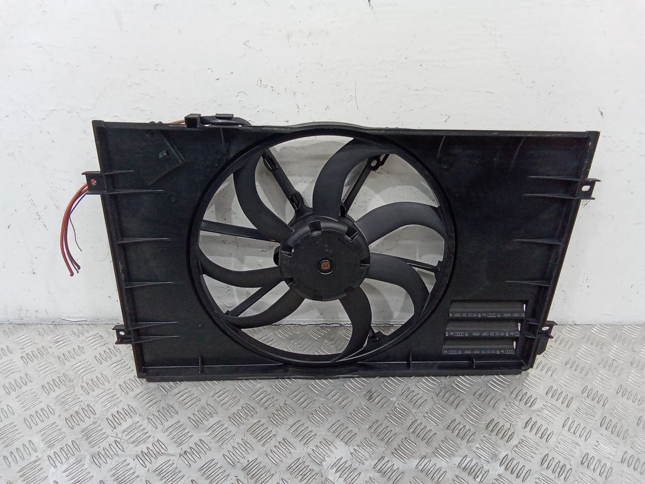 вентилятор радиатора Volkswagen Golf 5 поколение 2007, 1K0121205AA, 1K0121207AS