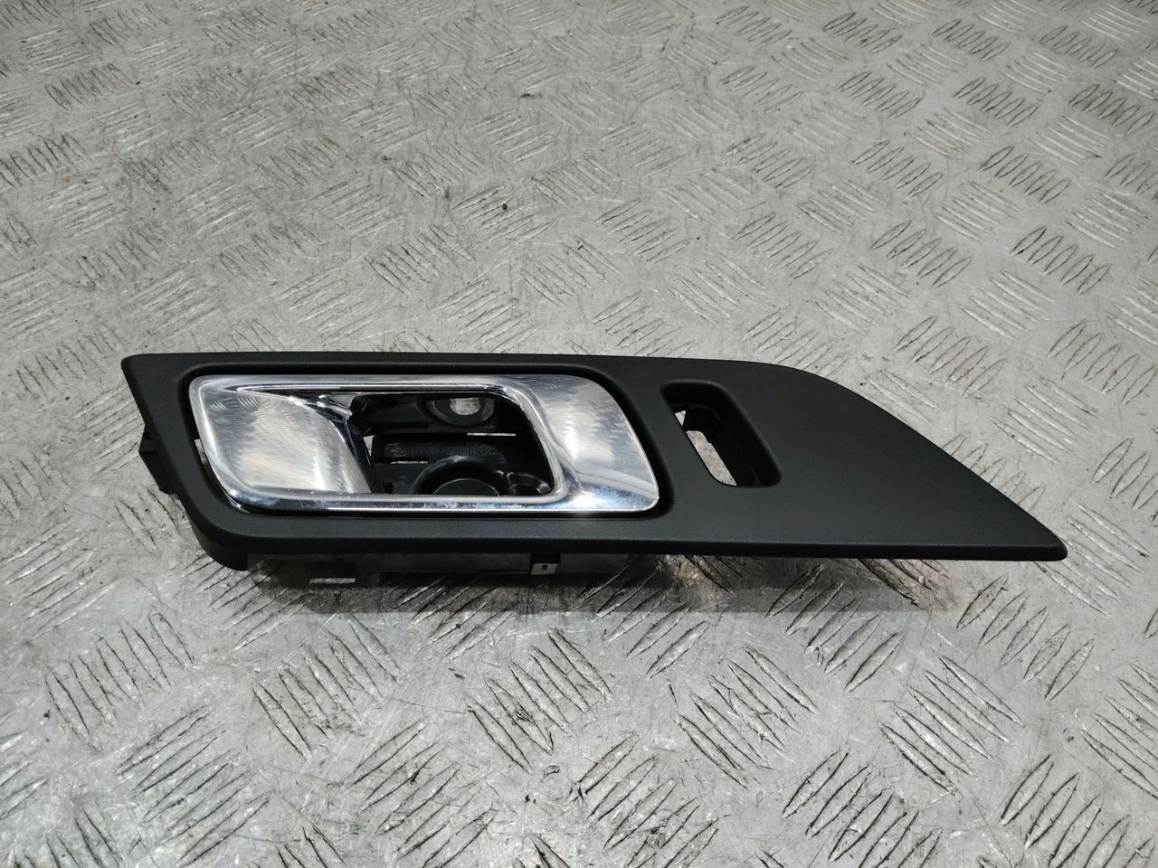 ручка внутренняя Ford Mustang 6 поколение S550 2015, FR3B6322601A