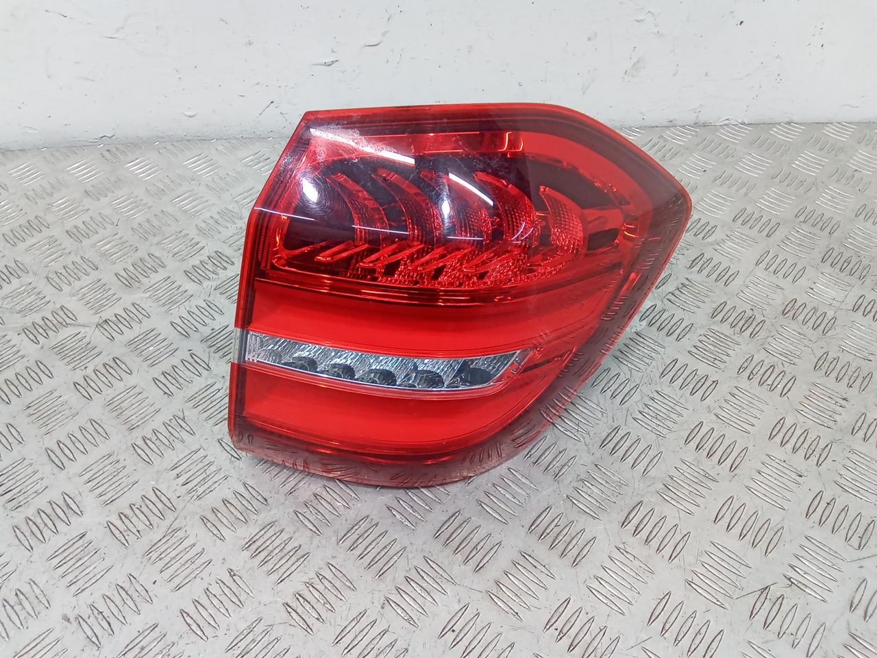 фонарь задний правый Mercedes-Benz GLS-Класс X166 2018, A1669066202