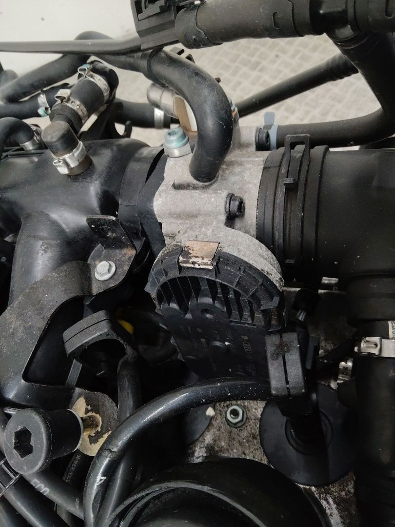 заслонка дроссельная Audi A3 8L 2000, 1.8 л., APG, бензин, АКПП, 06A133062