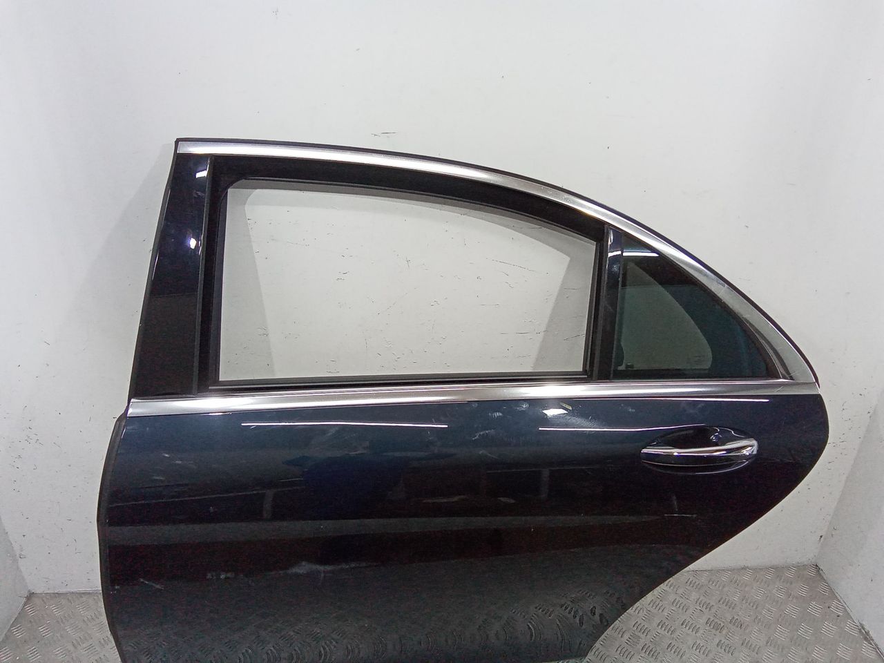 стекло двери задней левой Mercedes-Benz S-Класс W222/C217/A217 2015, седан