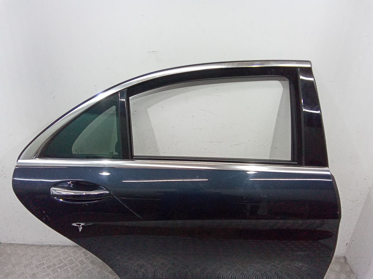 стекло двери задней правой Mercedes-Benz S-Класс W222/C217/A217 2015, седан
