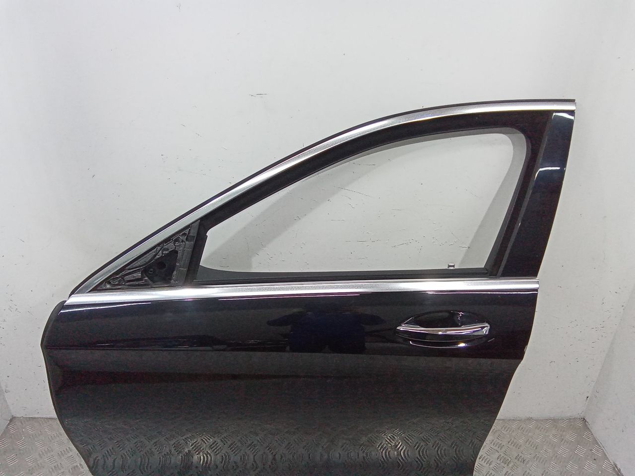 стекло двери передней левой Mercedes-Benz S-Класс W222/C217/A217 2014, седан
