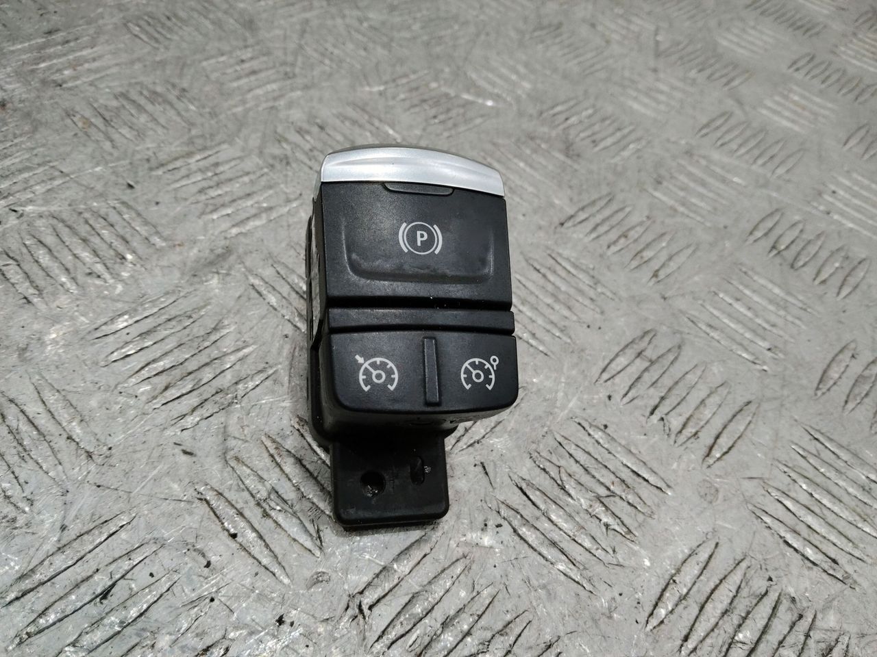 кнопка ручного тормоза (ручника) Renault Megane 4 поколение 2019, 363216544R