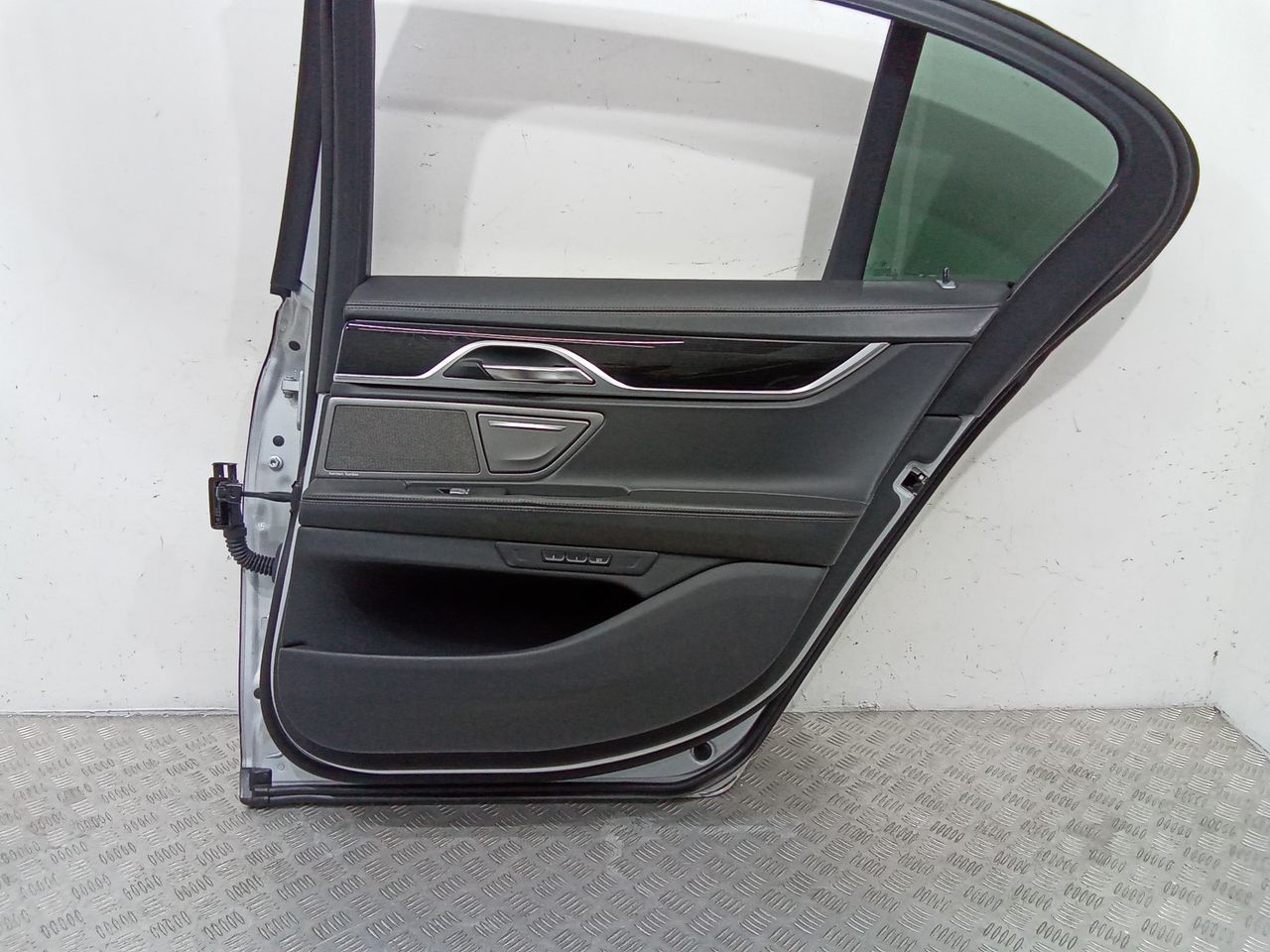 обшивка двери задняя правая BMW 7 серия G11/G12 2018