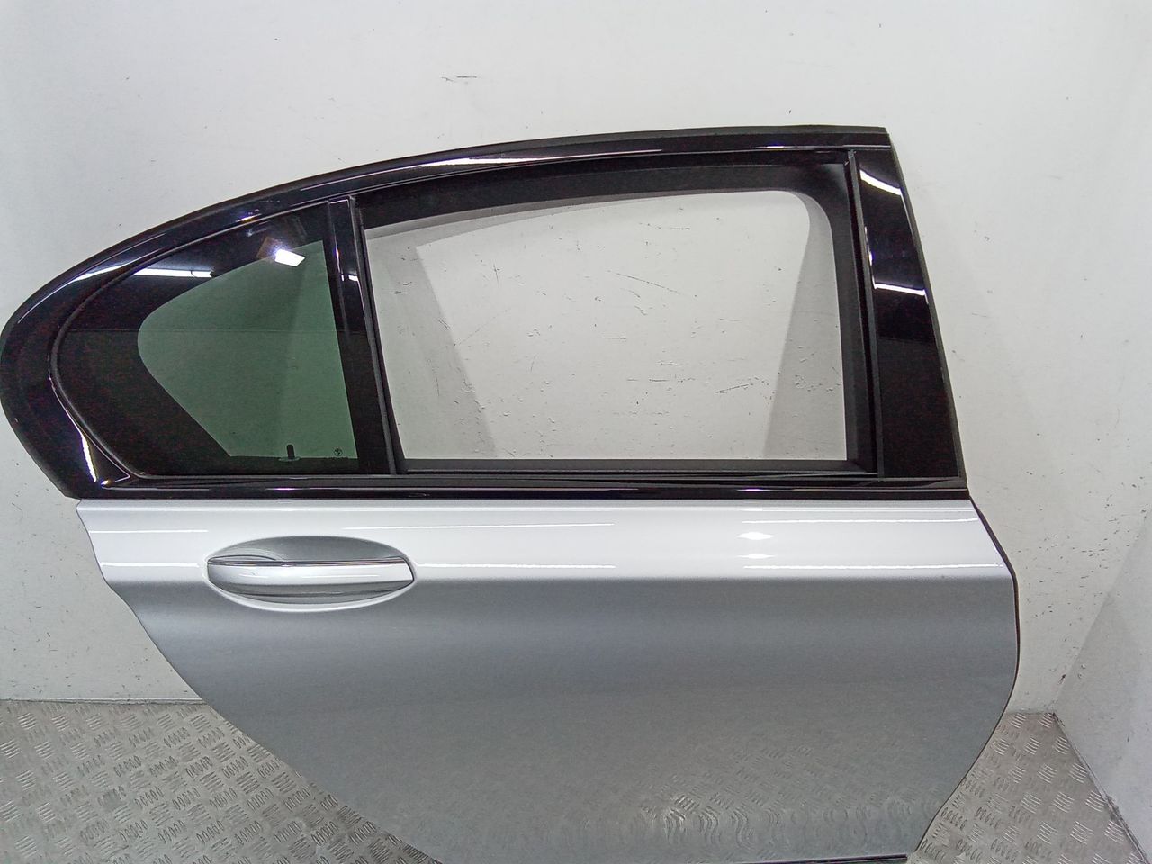стекло двери задней правой BMW 7 серия G11/G12 2018