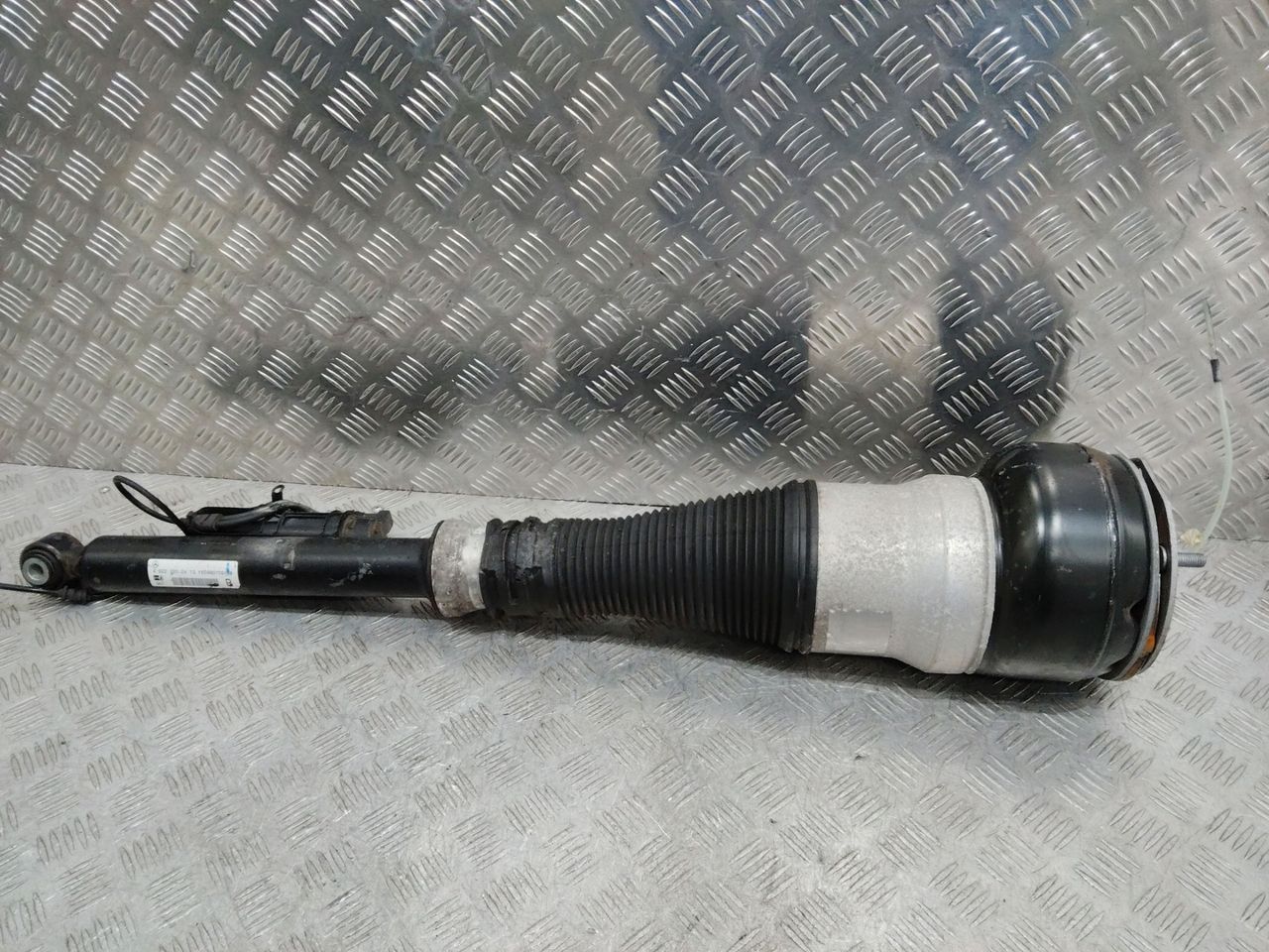 пневмостойка задняя Mercedes-Benz S-Класс W222/C217/A217 2016, A2223200413